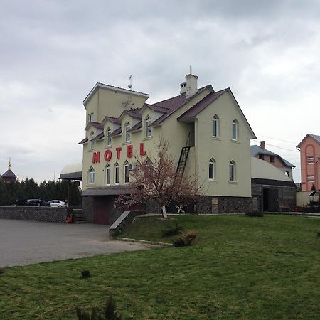 Formula Plus Motel Loetsk Buitenkant foto