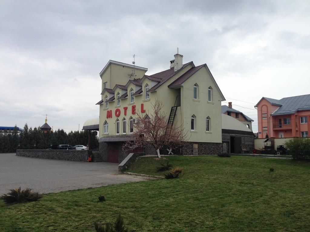 Formula Plus Motel Loetsk Buitenkant foto