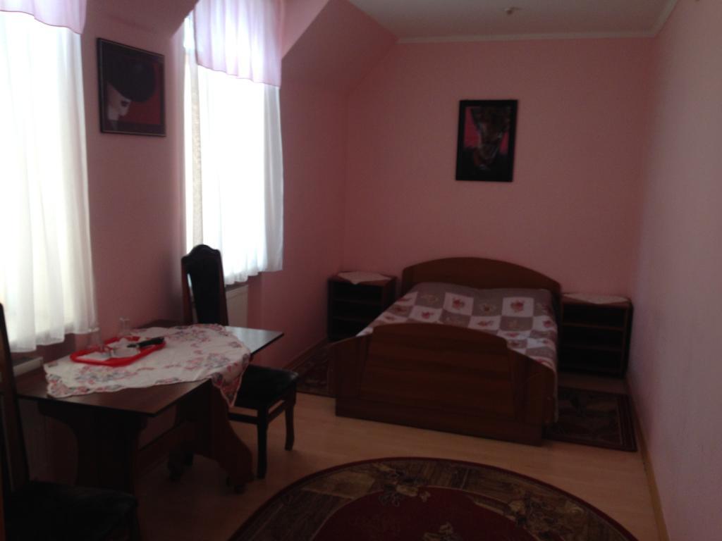 Formula Plus Motel Loetsk Kamer foto